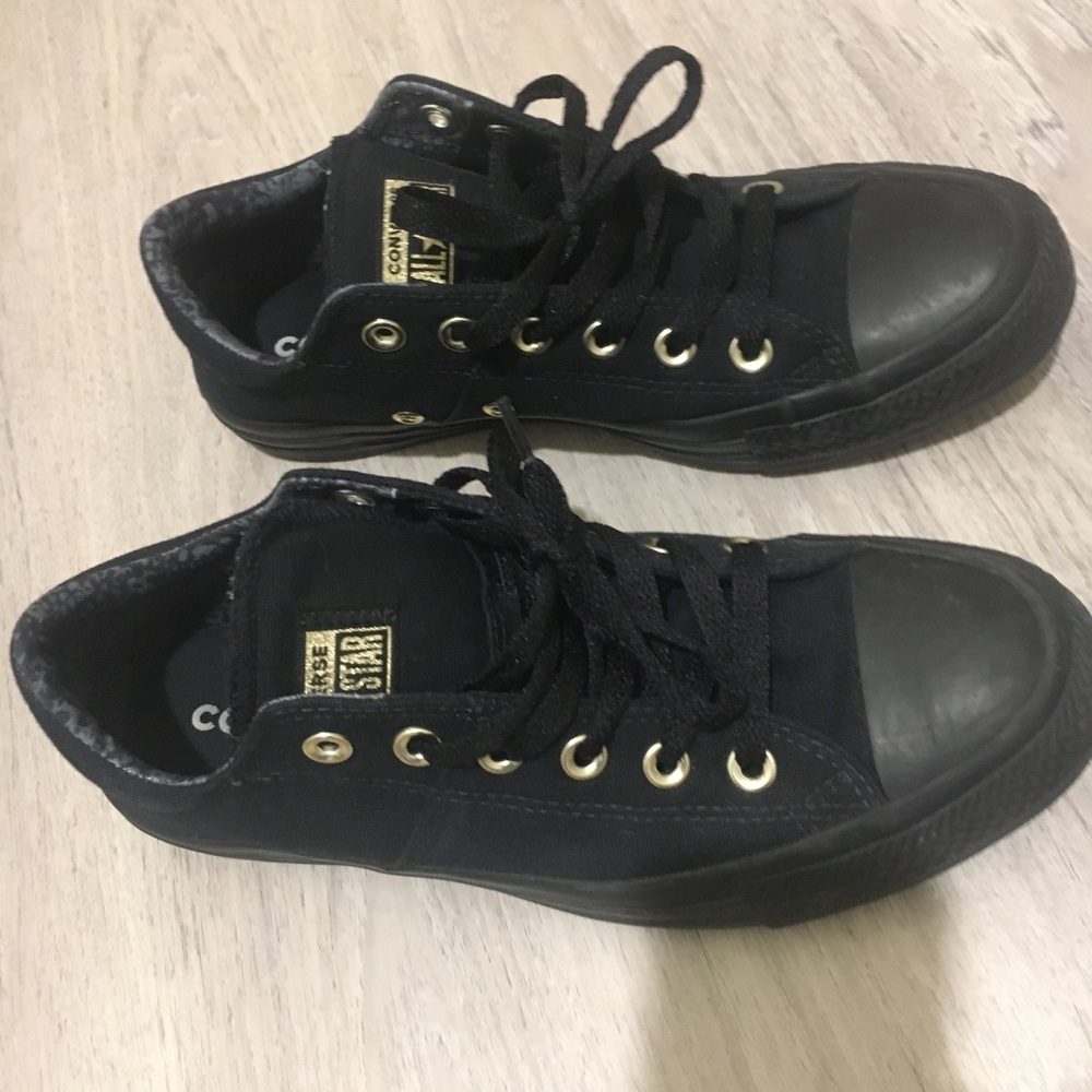 Converse size 8